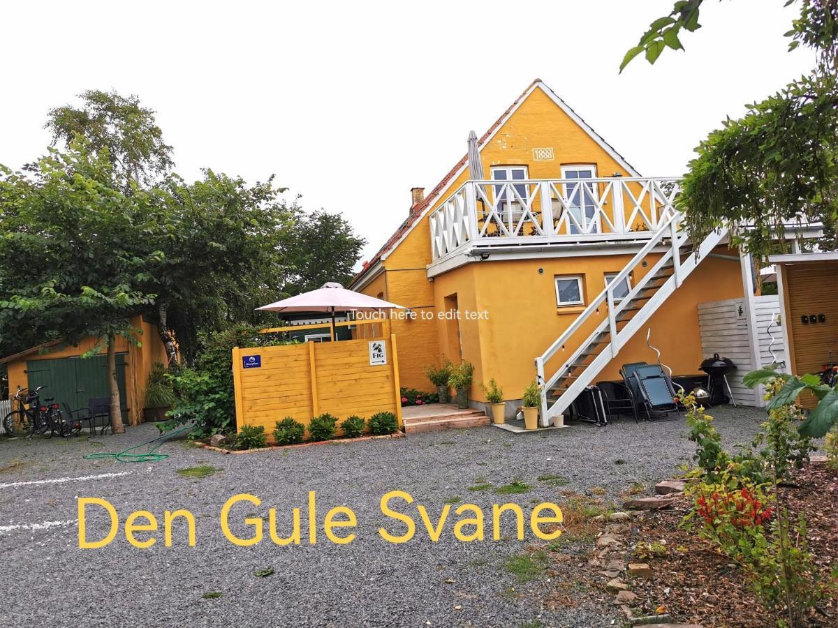 The Cherry Apartment - 'Den Gule Svane' Guest House near Rønne&Beach Buitenkant foto
